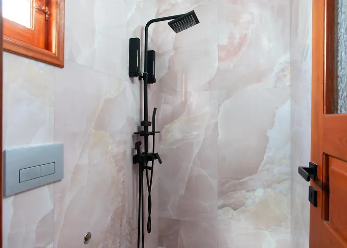 Deja Dream Homes * Schinopi